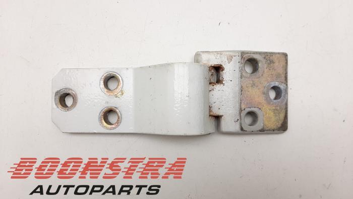 Front door hinge, right from a Fiat Ducato (243/244/245) 2.8 JTD 2004