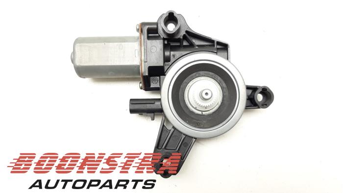 Usados Motor de ventanilla de puerta Dodge 1500 Crew Cab (DS) 5.7 Hemi V8 4x4 Precio € 30,19 IVA incluido ofrecido por Boonstra Autoparts