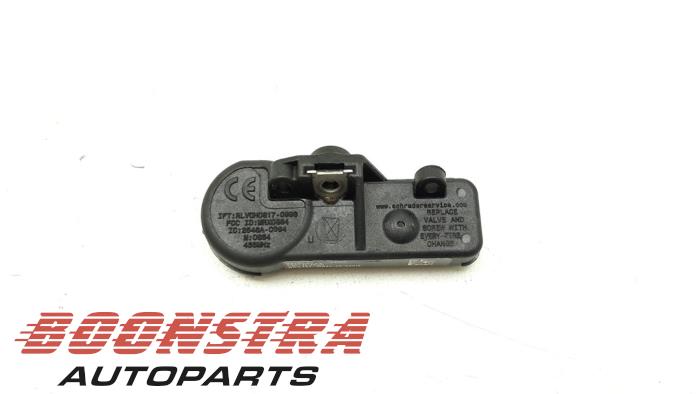 Begagnade Däcktryckssensor Dodge 1500 Crew Cab (DS) 5.7 Hemi V8 4x4 Pris € 36,24 Inklusive moms erbjuds av Boonstra Autoparts