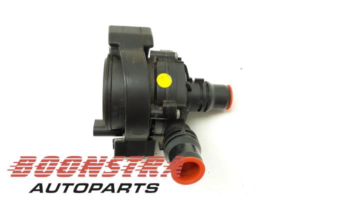 Gebrauchte Wasserpumpe Peugeot 3008 II (M4/MC/MJ/MR) 1.6 16V Hybrid Preis € 79,95 Margenregelung angeboten von Boonstra Autoparts