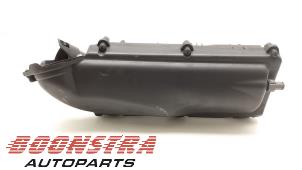 Used Air box Peugeot 3008 II (M4/MC/MJ/MR) 1.6 16V Hybrid Price € 24,95 Margin scheme offered by Boonstra Autoparts