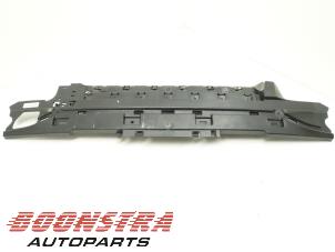Used Rear bumper component, central BMW 5 serie (G30) M5 xDrive 4.4 V8 32V TwinPower Turbo Price € 49,95 Margin scheme offered by Boonstra Autoparts
