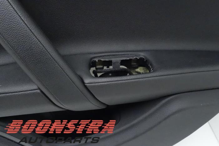 Tapicerka drzwi prawych tylnych wersja 4-drzwiowa z Maserati Ghibli III 3.0 Diesel 2014