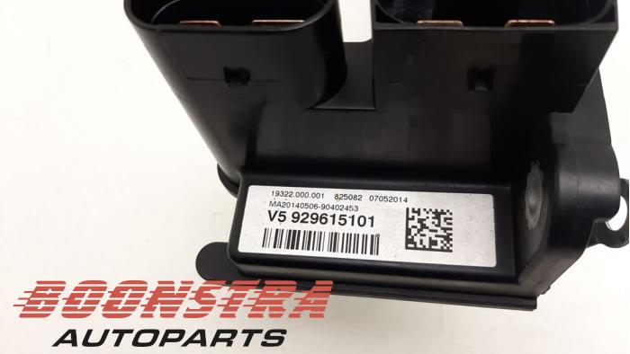 Stromverteiler van een BMW 2 serie (F22) M235i 3.0 24V 2014