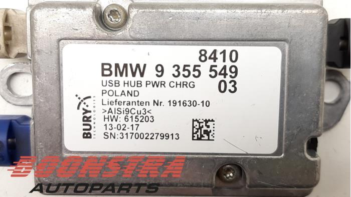 Module USB from a BMW M4 (F82) M4 3.0 24V Turbo Competition Package 2017