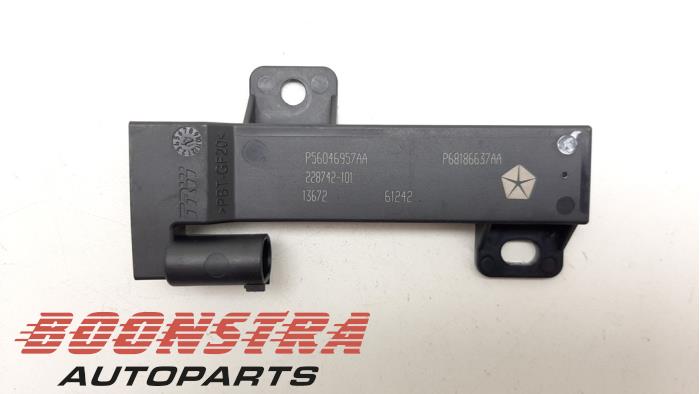 Używane Keyless Entry-Antena Dodge 1500 Crew Cab (DS) 5.7 Hemi V8 4x4 Cena € 30,19 Z VAT oferowane przez Boonstra Autoparts