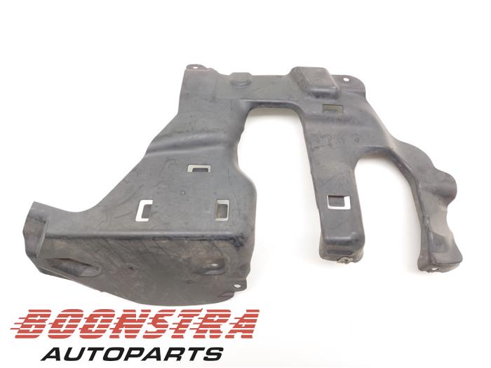 Gebrauchte Abdeckplatte sonstige BMW 5 serie (G30) M5 xDrive 4.4 V8 32V TwinPower Turbo Preis € 24,95 Margenregelung angeboten von Boonstra Autoparts