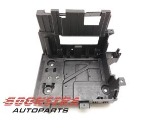 Used Battery box Opel Karl 1.0 12V Price € 24,95 Margin scheme offered by Boonstra Autoparts