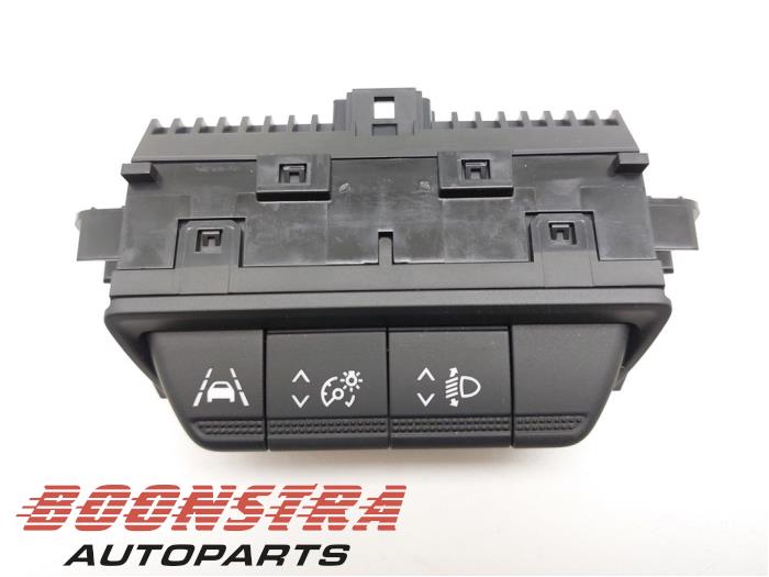 Używane Przelacznik reflektora LHV Renault Clio V (RJAB) 1.0 TCe 90 12V Cena € 24,95 Procedura marży oferowane przez Boonstra Autoparts