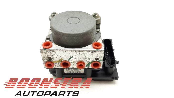 Begagnade ABS-pump Dacia Logan MCV I (KS) 1.6 16V Pris € 24,95 Marginaltabell erbjuds av Boonstra Autoparts