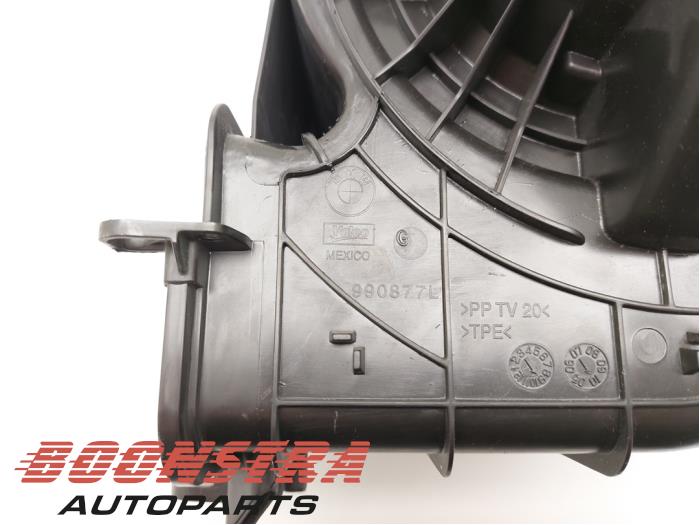 Heating and ventilation fan motor from a BMW X6 (E71/72) xDrive40d 3.0 24V 2010
