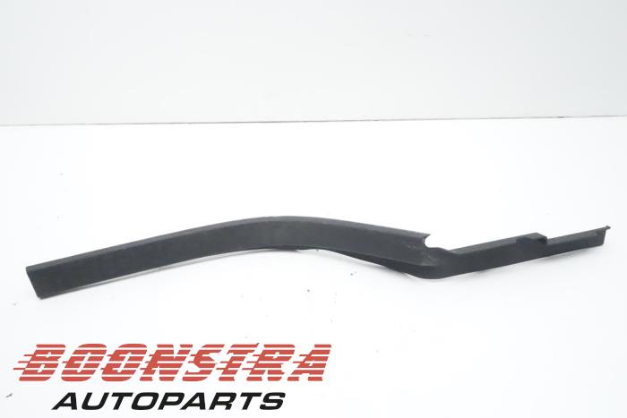 Sill, right from a Renault Clio IV (5R) 0.9 Energy TCE 90 12V 2015