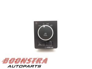 Usados Interruptor de luz Dodge 1500 Crew Cab (DS/DJ/D2) 5.7 Hemi V8 4x4 Precio € 72,54 IVA incluido ofrecido por Boonstra Autoparts