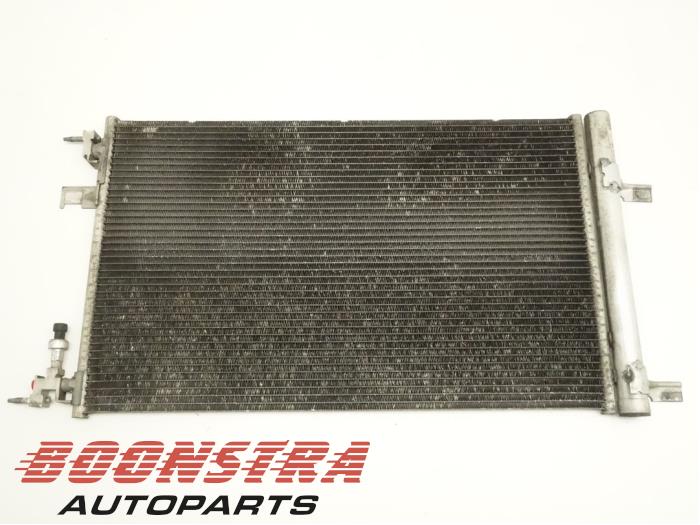 Air conditioning condenser from a Opel Astra J Sports Tourer (PD8/PE8/PF8) 1.6 CDTI 16V 2014