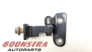 Used Rear door hinge, right BMW 5 serie (G30) M5 xDrive 4.4 V8 32V TwinPower Turbo Price € 24,95 Margin scheme offered by Boonstra Autoparts