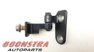 Used Front door hinge, right BMW 5 serie (G30) M5 xDrive 4.4 V8 32V TwinPower Turbo Price € 24,95 Margin scheme offered by Boonstra Autoparts