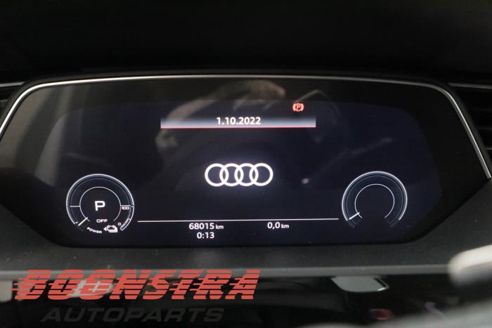 Compteur kilométrique KM d'un Audi E-Tron (GEN) 55 2018