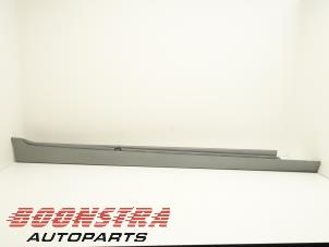 Used Side skirt, right BMW 5 serie (F10) 530i 24V Price € 74,95 Margin scheme offered by Boonstra Autoparts
