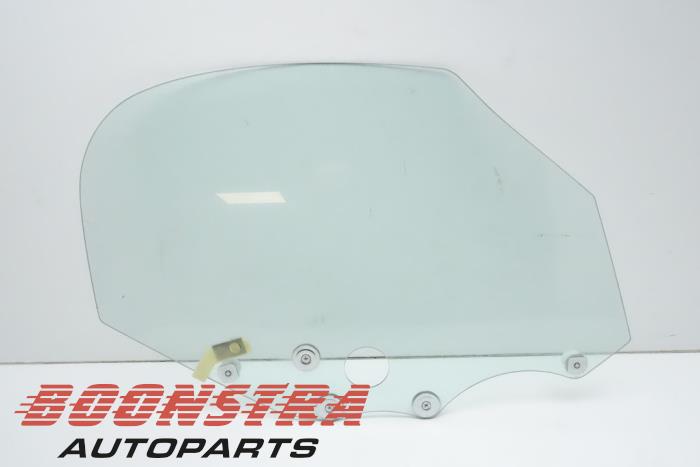 Usados Ventanilla de puerta de 2 puertas derecha Mazda MX-5 (ND) 1.5 Skyactiv G-131 16V Precio € 24,95 Norma de margen ofrecido por Boonstra Autoparts