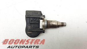Used Tyre pressure sensor BMW 3 serie Touring (F31) 320d 2.0 16V Price € 24,95 Margin scheme offered by Boonstra Autoparts