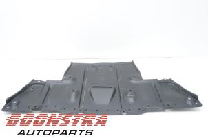 Usagé Plaque de protection sol Nissan Leaf (ZE1) 40kWh Prix € 39,95 Règlement à la marge proposé par Boonstra Autoparts