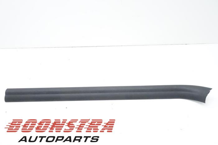 Begagnade Dörrstripe BMW 2 serie (F22) 220i 2.0 Turbo 16V Pris € 24,95 Marginaltabell erbjuds av Boonstra Autoparts