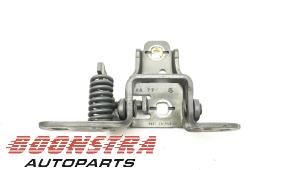Used Front door hinge, right Dodge 1500 Crew Cab (DS/DJ/D2) 5.7 Hemi V8 4x4 Price € 30,19 Inclusive VAT offered by Boonstra Autoparts