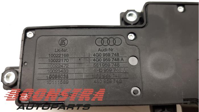Interruptor de ajuste de asiento de un Audi A6 Avant (C7) 3.0 TDI V6 24V biturbo Quattro 2015