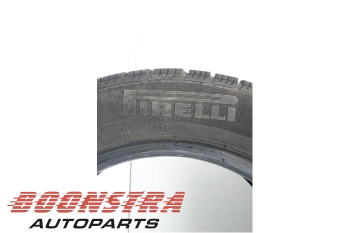 Winter tyre from a MINI Mini (F55) 1.5 12V One D 2018
