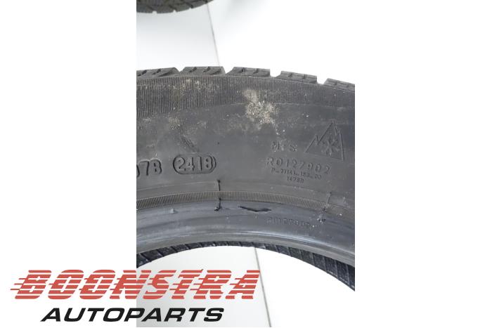 Winter tyre from a MINI Mini (F55) 1.5 12V One D 2018