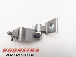 Used Front door hinge, right Volkswagen Up! (121) e-Up! Price € 24,95 Margin scheme offered by Boonstra Autoparts