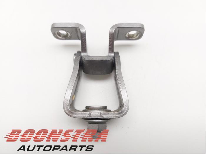 Tailgate hinge from a Volkswagen Up! (121) e-Up! 2021