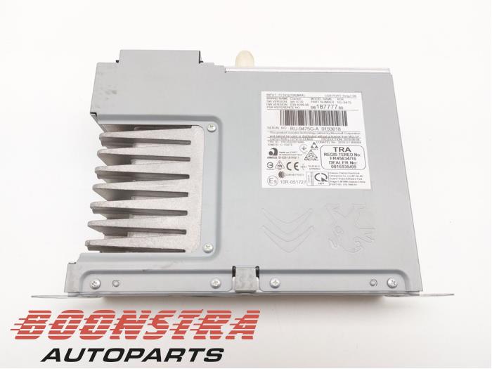 Używane Modul radiowy Peugeot Expert (V1/VA/VB/VE/VF/VT/VY) 1.6 Blue HDi 115 Cena € 145,14 Z VAT oferowane przez Boonstra Autoparts