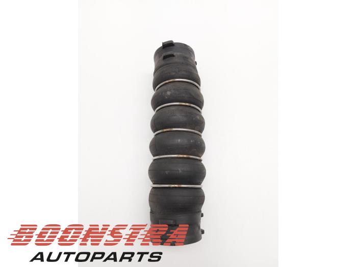 Gebrauchte Intercooler Schlauch Audi A8 (D3) 4.0 TDI V8 32V Quattro Preis € 29,95 Margenregelung angeboten von Boonstra Autoparts