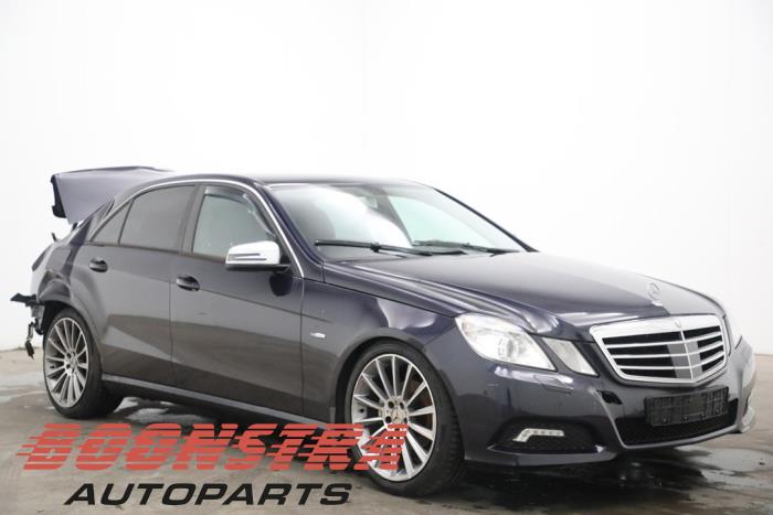 Front end, complete from a Mercedes-Benz E (W212) E-220 CDI 16V BlueEfficiency,BlueTEC 2009