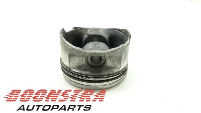 Usados Pistón Volkswagen Touareg (7LA/7L6) 4.2 V8 40V Precio € 49,95 Norma de margen ofrecido por Boonstra Autoparts