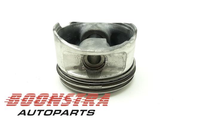 Usados Pistón Volkswagen Touareg (7LA/7L6) 4.2 V8 40V Precio € 49,95 Norma de margen ofrecido por Boonstra Autoparts