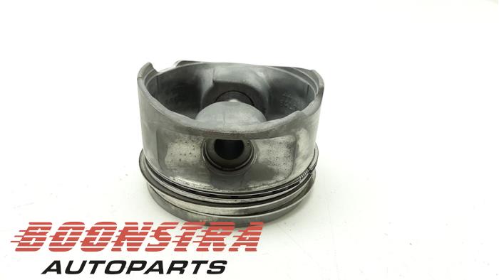 Usados Pistón Volkswagen Touareg (7LA/7L6) 4.2 V8 40V Precio € 49,95 Norma de margen ofrecido por Boonstra Autoparts