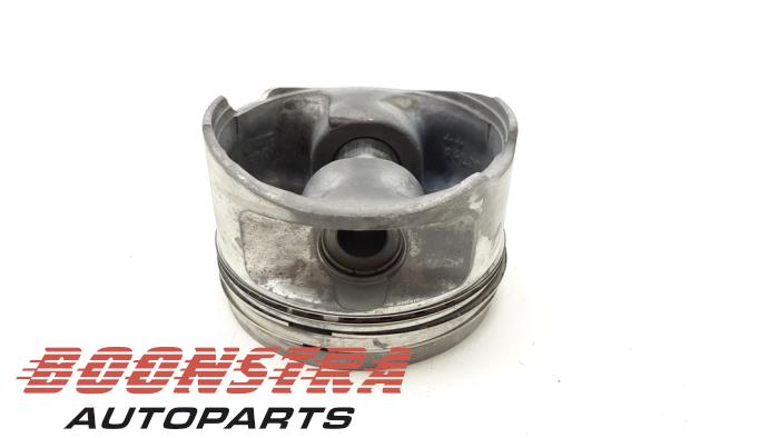 Usados Pistón Volkswagen Touareg (7LA/7L6) 4.2 V8 40V Precio € 49,95 Norma de margen ofrecido por Boonstra Autoparts