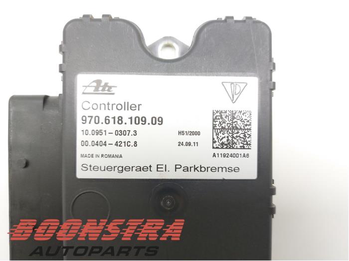 Parking brake module from a Porsche Panamera (970) 3.0 D V6 24V 2012