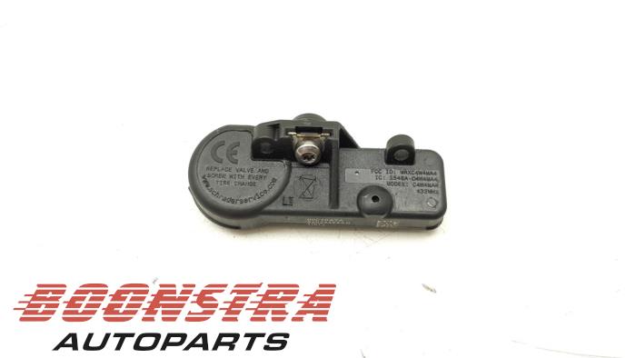 Begagnade Däcktryckssensor Dodge 1500 Crew Cab (DS) 5.7 Hemi V8 4x4 Pris € 36,24 Inklusive moms erbjuds av Boonstra Autoparts