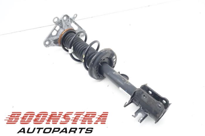 Rear shock absorber rod, left from a Fiat 500X (334) 1.4 Multi Air 16V 2016