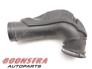 Used Air intake hose BMW 3 serie Touring (F31) 320i 2.0 16V Price € 24,95 Margin scheme offered by Boonstra Autoparts