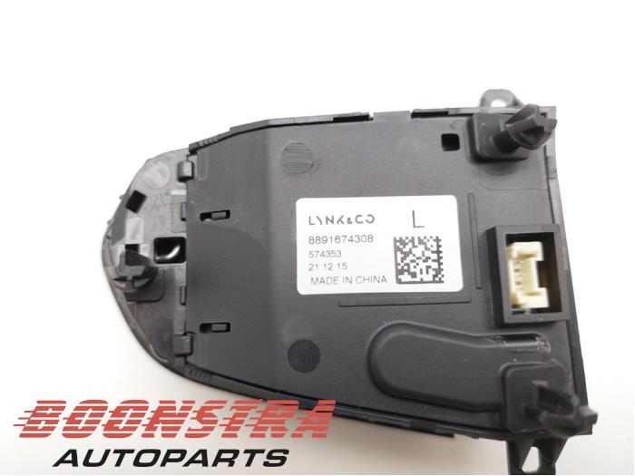 Steering wheel mounted radio control from a Lynk & Co 01 1.5 PHEV 2022