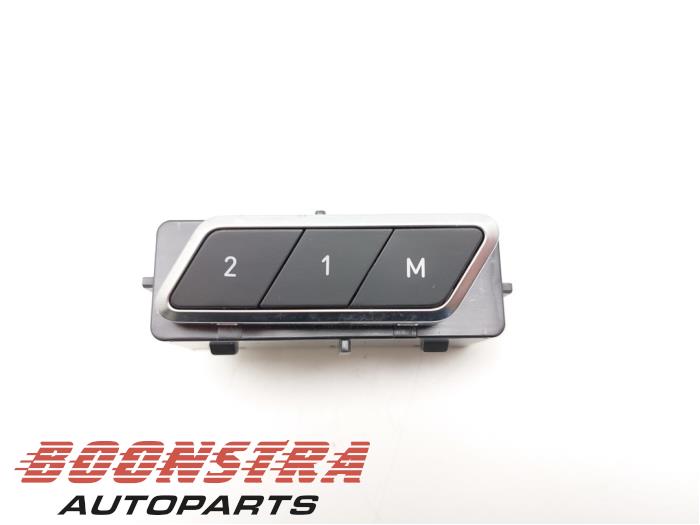 Używane Przelacznik Lynk &amp; Co 01 1.5 PHEV Cena € 49,95 Procedura marży oferowane przez Boonstra Autoparts