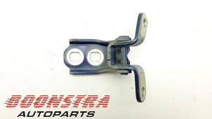 Used Front door hinge, right Opel Adam 1.4 16V Price € 24,95 Margin scheme offered by Boonstra Autoparts