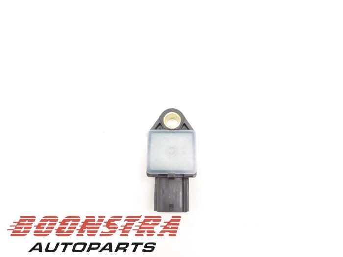 Begagnade Airbagsensor Dodge 1500 Crew Cab (DS) 5.7 Hemi V8 4x4 Pris € 30,19 Inklusive moms erbjuds av Boonstra Autoparts