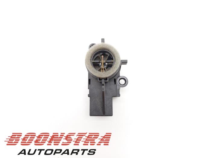 Begagnade Innetemperatursensor Landrover Range Rover IV (LG) 4.4 SDV8 32V Pris € 24,95 Marginaltabell erbjuds av Boonstra Autoparts