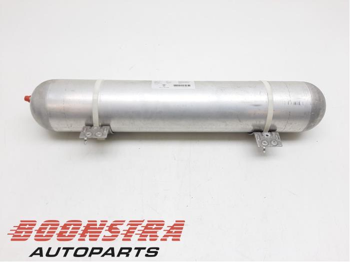 Begagnade Lufttank Tesla Model X P100D Pris € 99,95 Marginaltabell erbjuds av Boonstra Autoparts