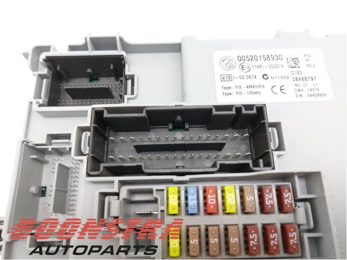 Fuse box Opel Combo 2.0 CDTI 16V 95599719 DELPHI